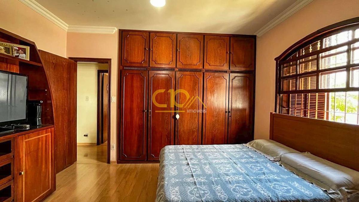 Casa, Cidade Nova, 7 Quartos, 2 Vagas, 1 Suíte