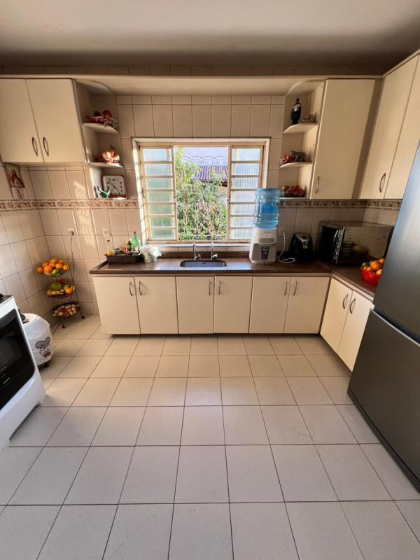 Casa, Arvoredo, 4 Quartos, 6 Vagas, 1 Suíte