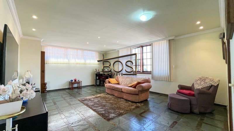 Casa, Luxemburgo, 5 Quartos, 4 Vagas, 2 Suítes