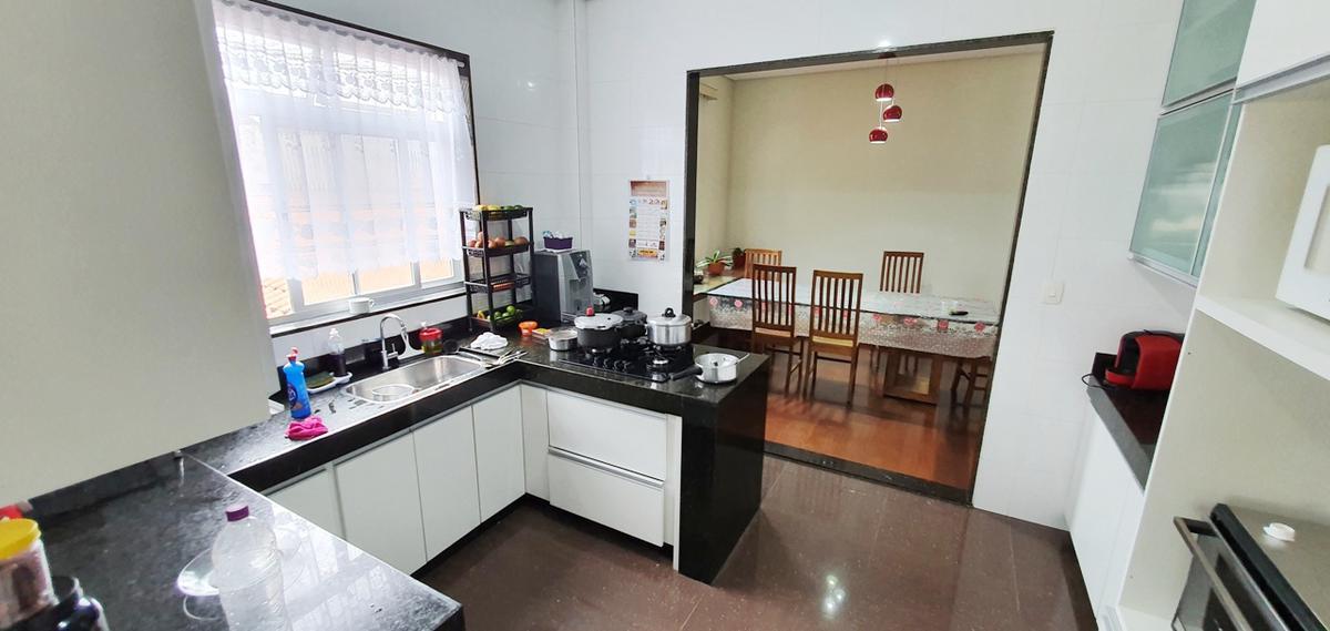 Prédio, Ana Lúcia, 3 Quartos, 2 Vagas, 1 Suíte