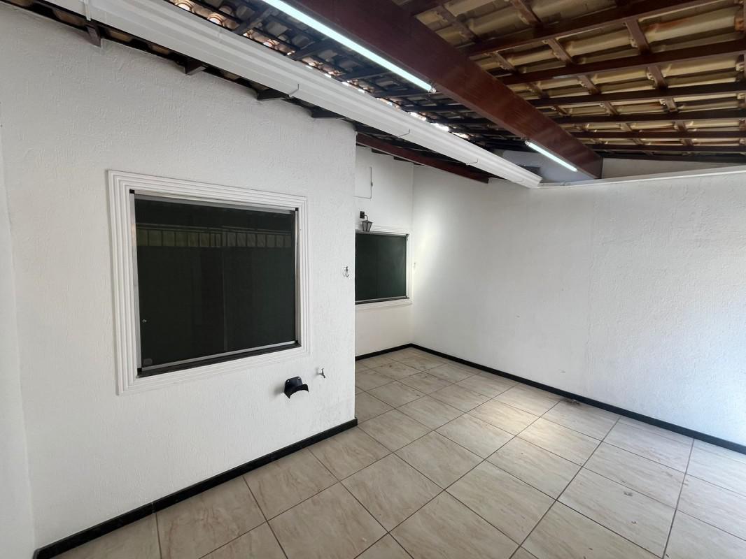 Casa, Santa Mônica, 2 Quartos, 1 Vaga