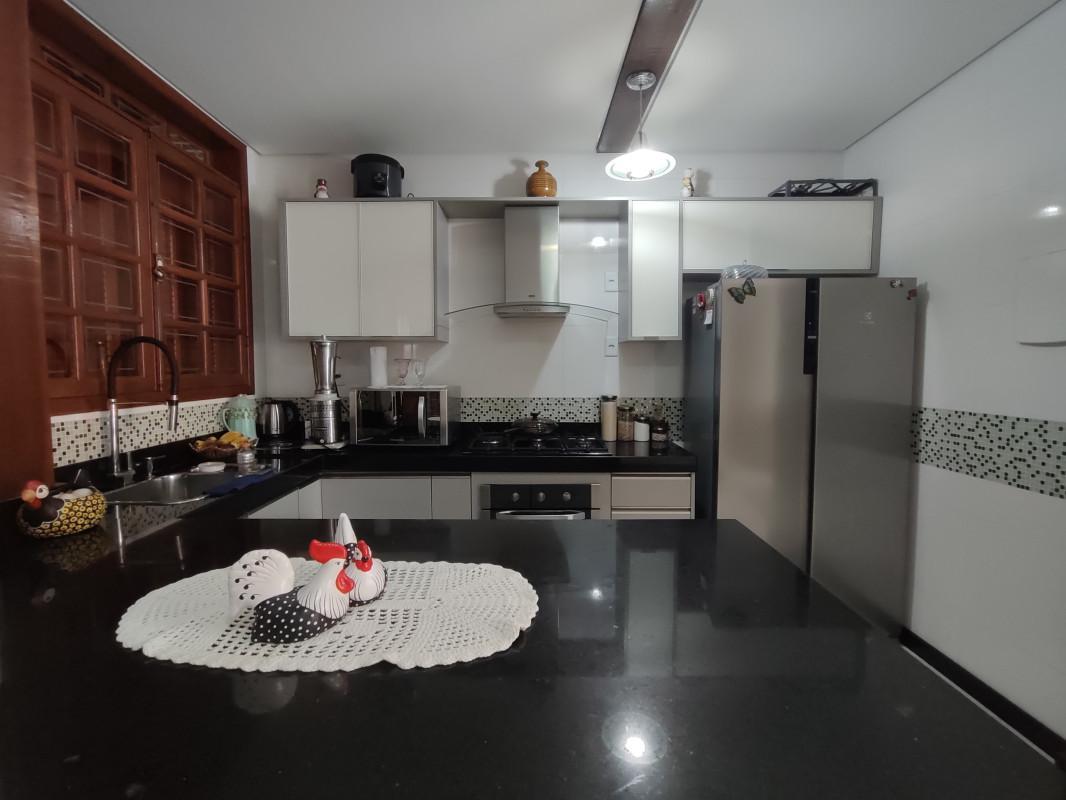 Casa, Nova Cintra, 3 Quartos, 4 Vagas, 1 Suíte