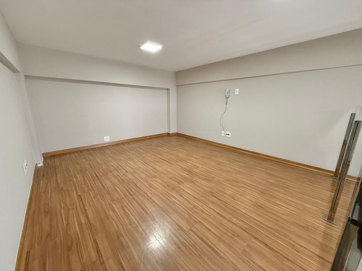 Sala, São José, 0 Quarto, 1 Vaga