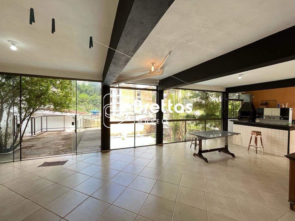 Casa, Centro, 5 Quartos, 2 Vagas, 4 Suítes