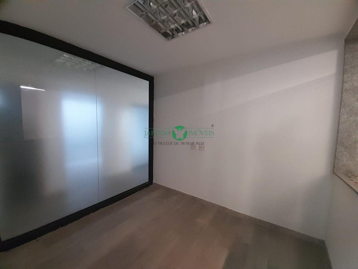 Galpão, Floresta, 0 Quarto, 2 Vagas