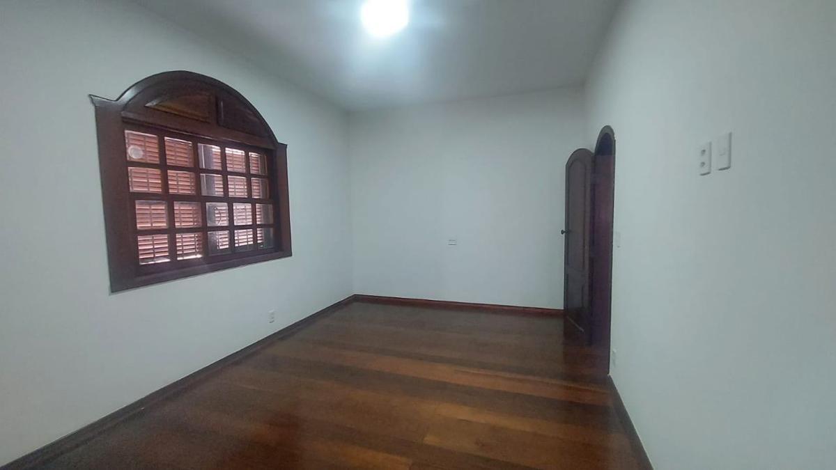 Casa, Santa Cruz, 4 Quartos, 4 Vagas, 2 Suítes