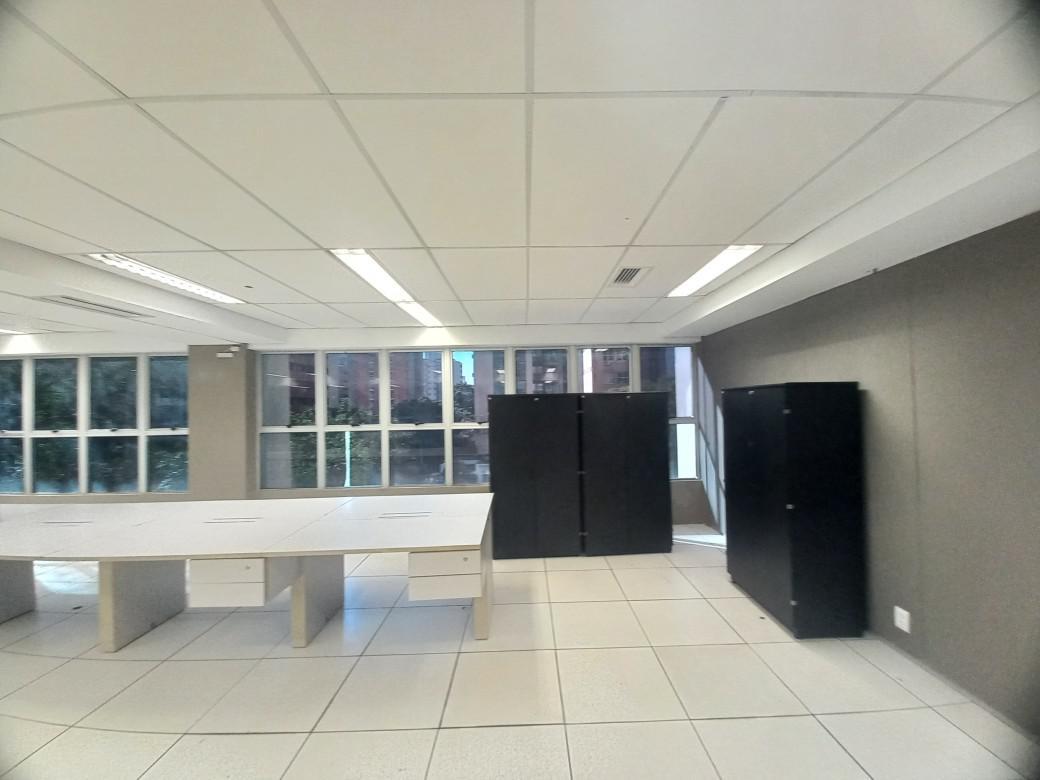 Sala, Savassi, 0 Quarto, 2 Vagas