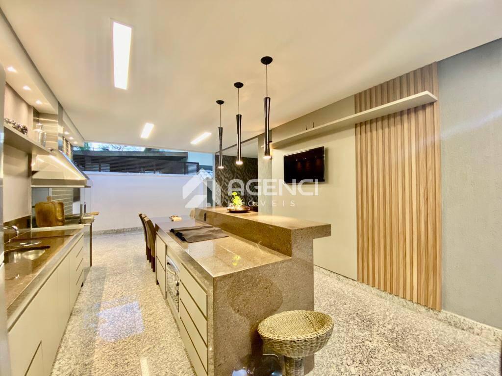 Casa, Trevo, 4 Quartos, 0 Vaga, 3 Suítes