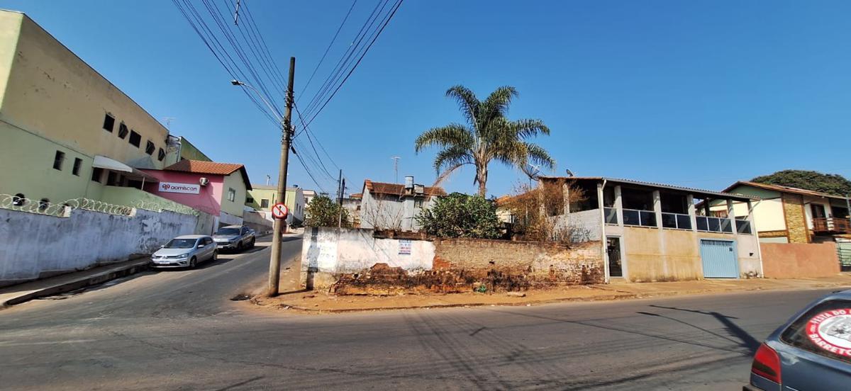 Lote, Centro, 0 Quarto, 0 Vaga