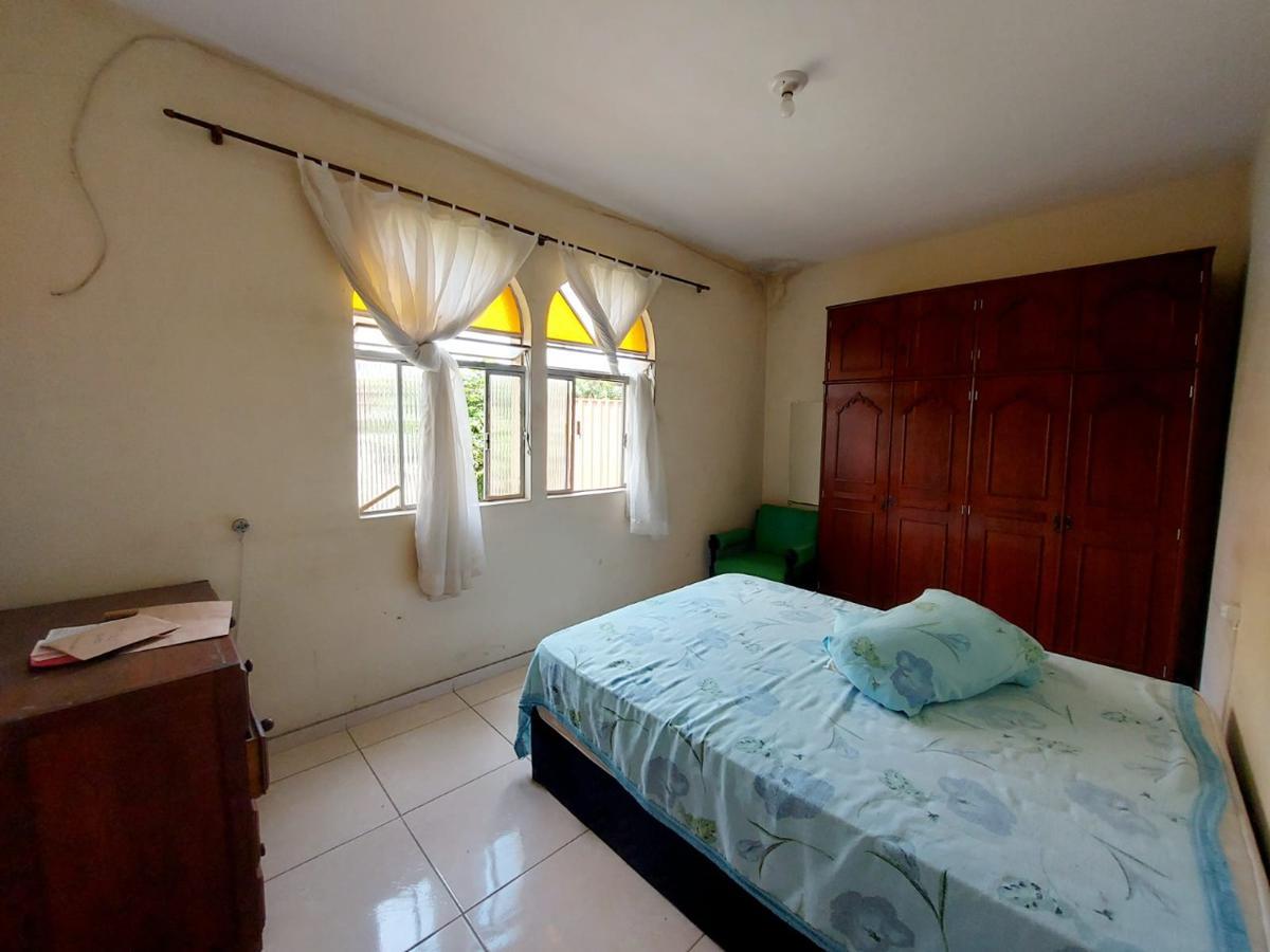 Casa, Milanez, 3 Quartos, 10 Vagas