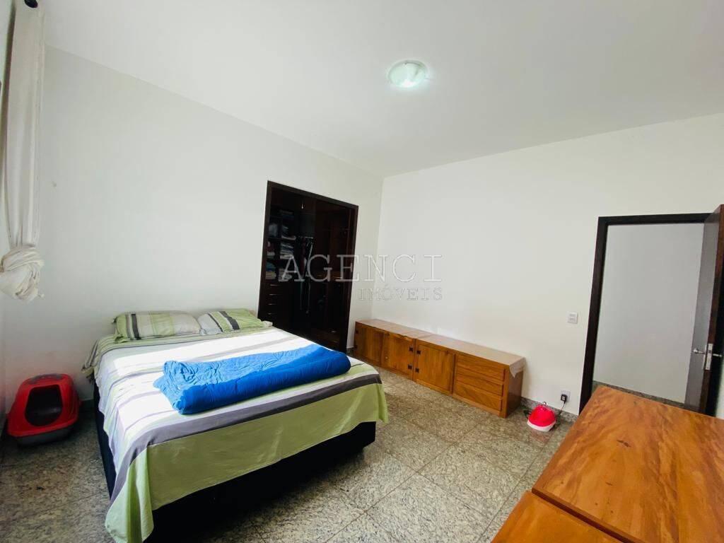 Casa, Bandeirantes (pampulha), 5 Quartos, 0 Vaga, 4 Suítes