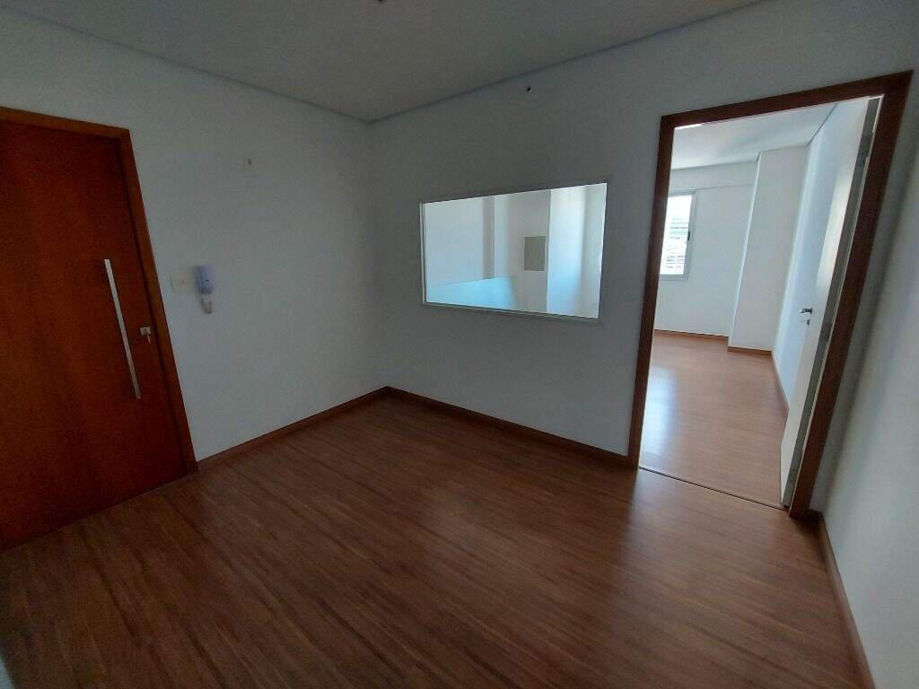 Sala, Estoril, 3 Vagas