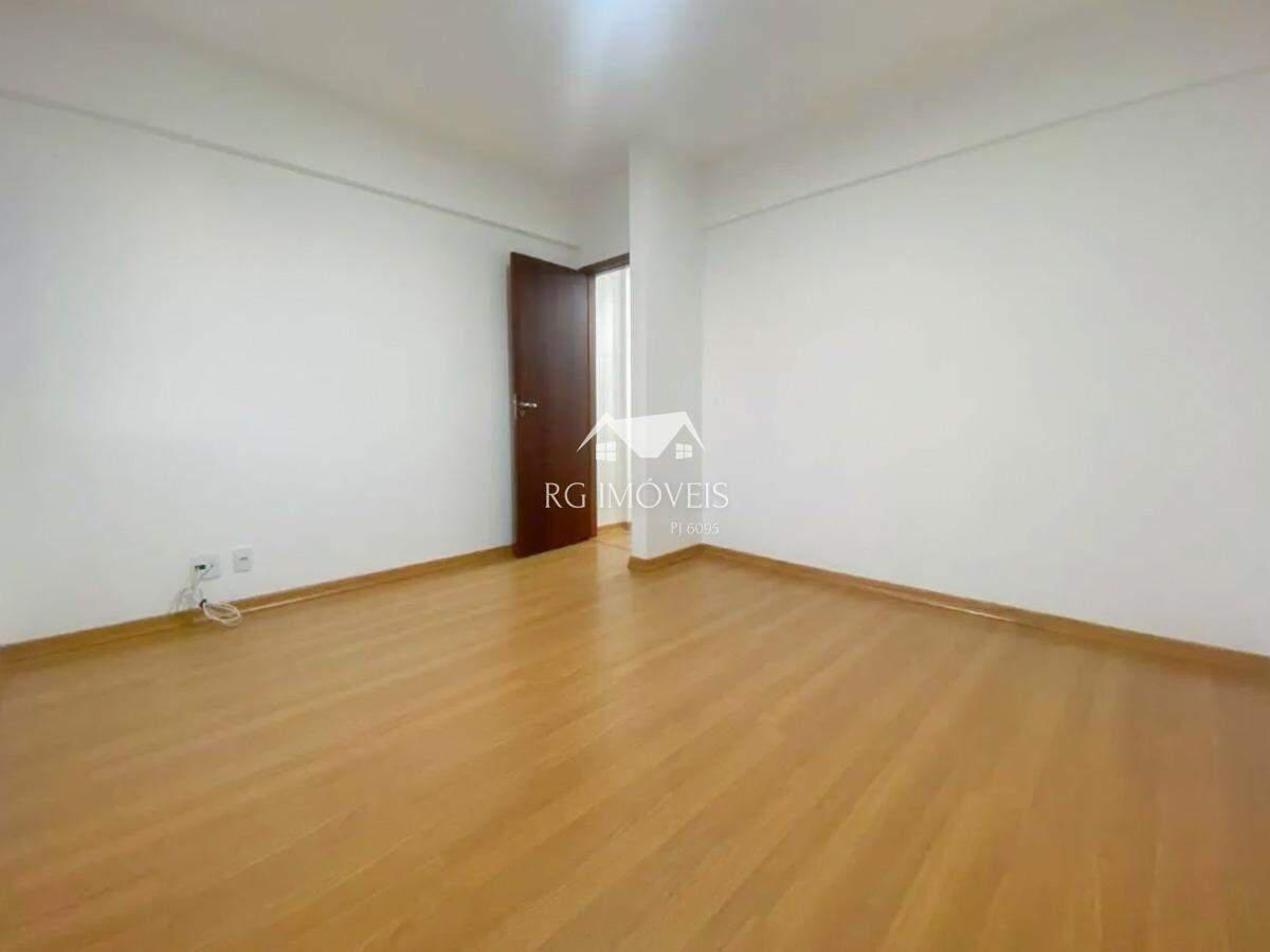 Apartamento, Barreiro, 3 Quartos, 2 Vagas, 1 Suíte
