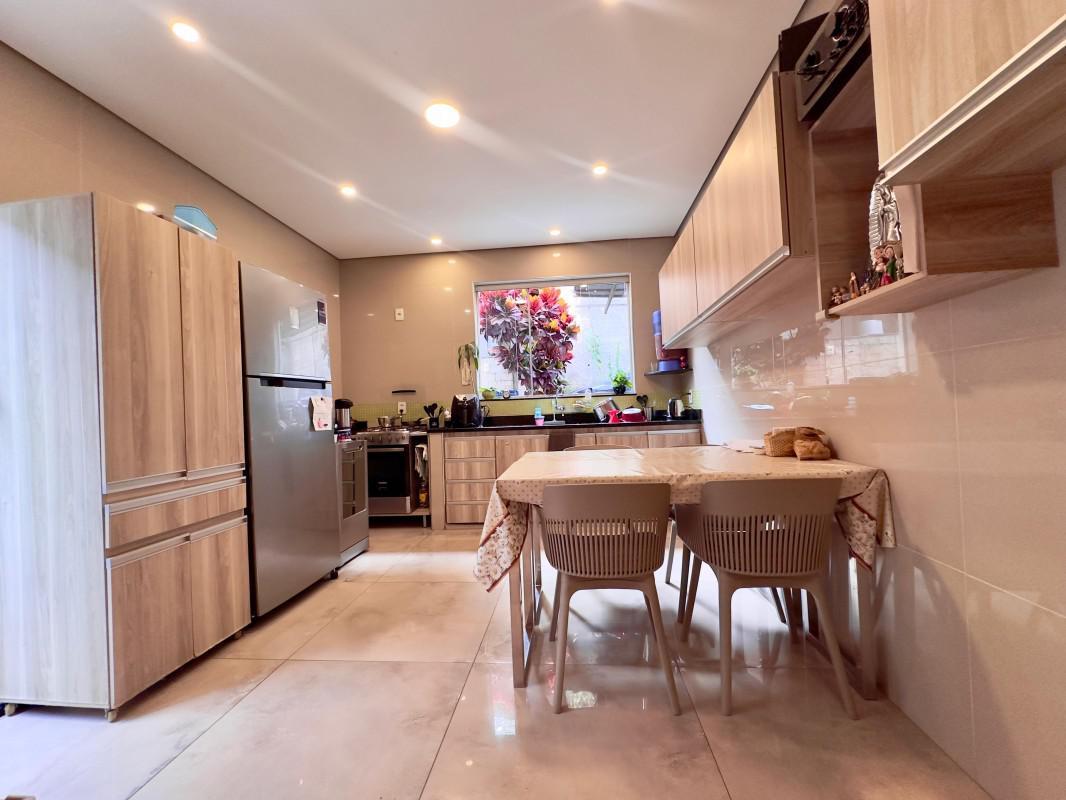 Casa, Novo Glória, 3 Quartos, 3 Vagas, 1 Suíte