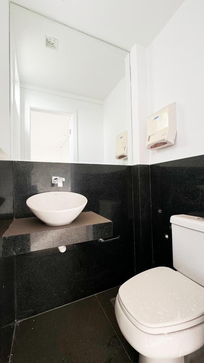 Sala, Centro, 0 Quarto, 4 Vagas