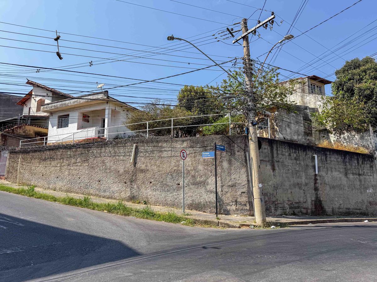 Lote, Sagrada Família, 0 Quarto, 0 Vaga