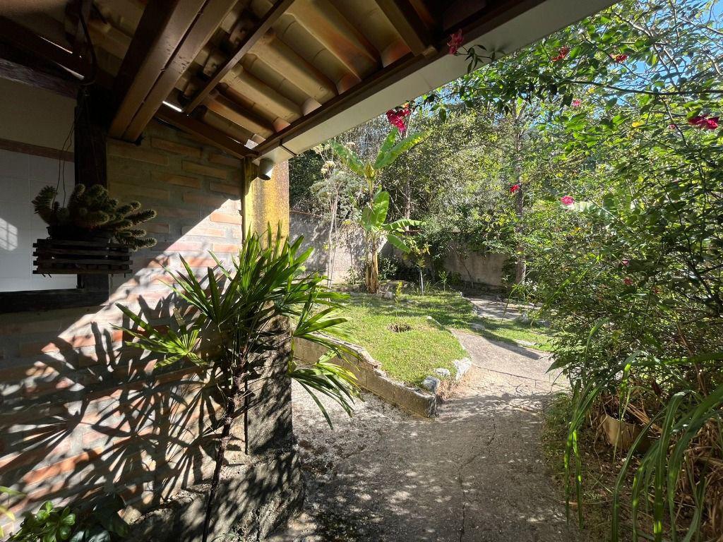 Fazenda, Ravena, 5 Quartos, 0 Vaga, 2 Suítes