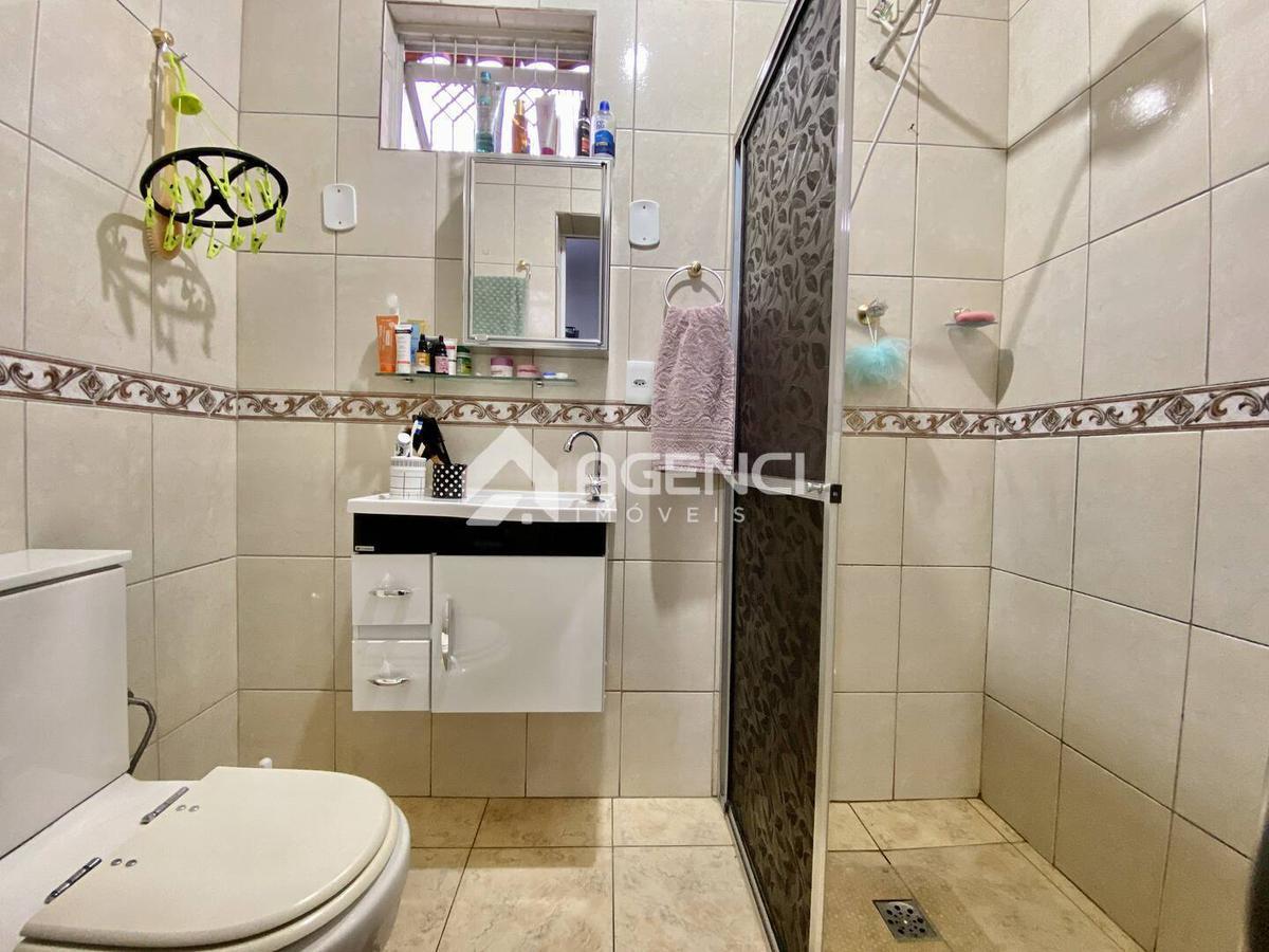 Casa, Santa Maria, 5 Quartos, 0 Vaga, 3 Suítes