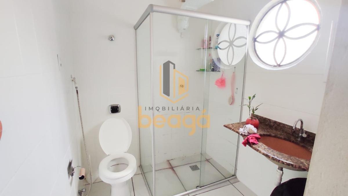 Casa, Santa Terezinha, 5 Quartos, 4 Vagas, 1 Suíte