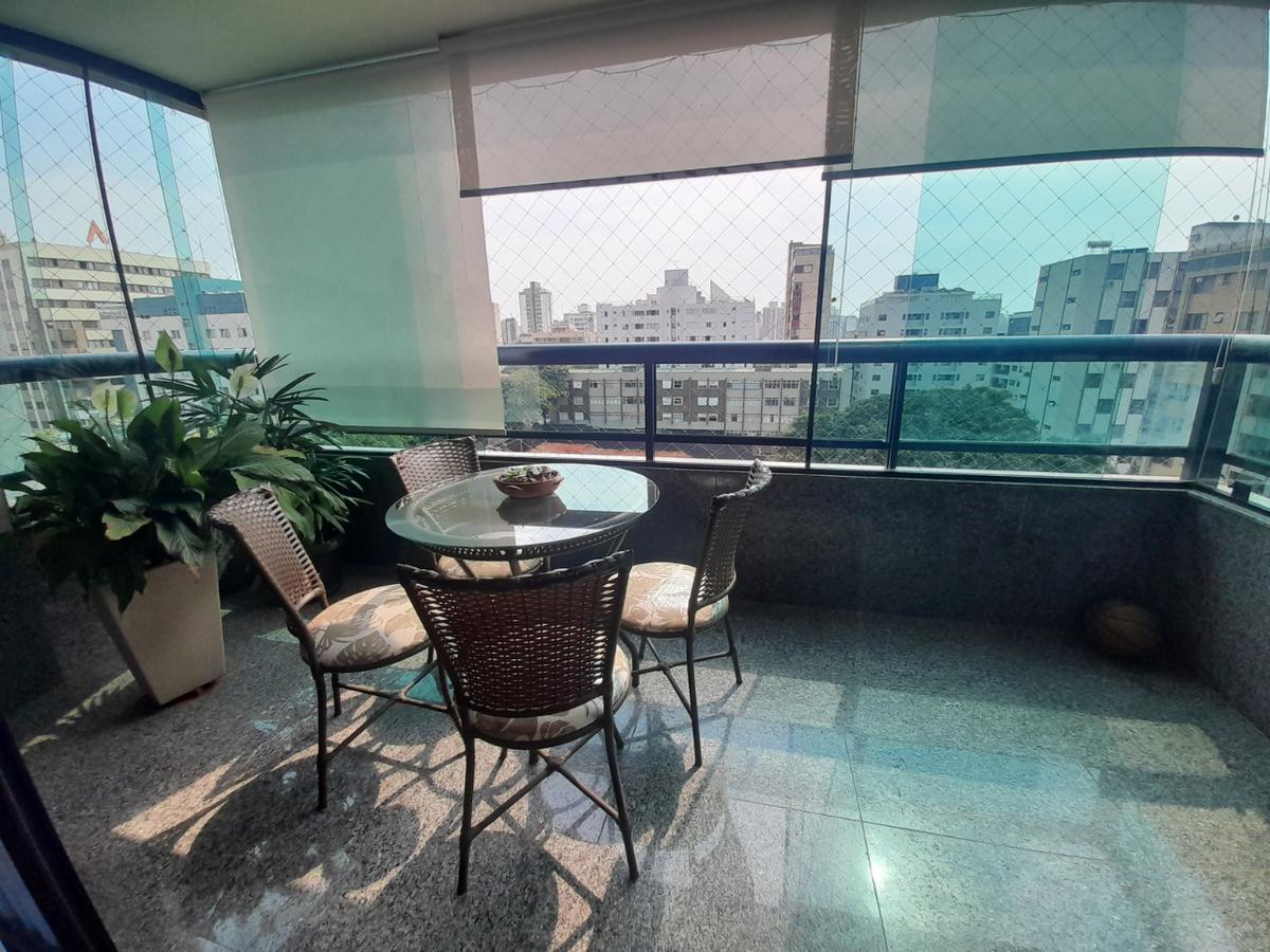 Apartamento, Funcionários, 4 Quartos, 3 Vagas, 2 Suítes