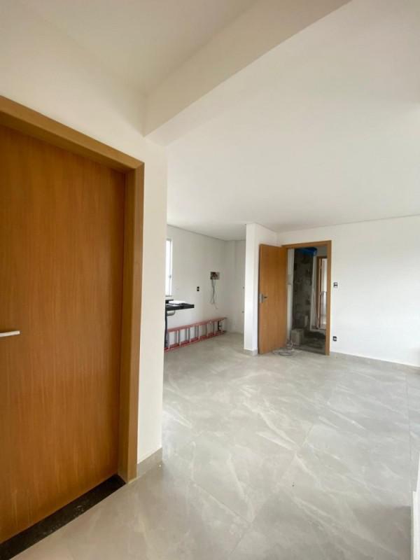 Cobertura, Cardoso (barreiro), 2 Quartos, 2 Vagas, 1 Suíte