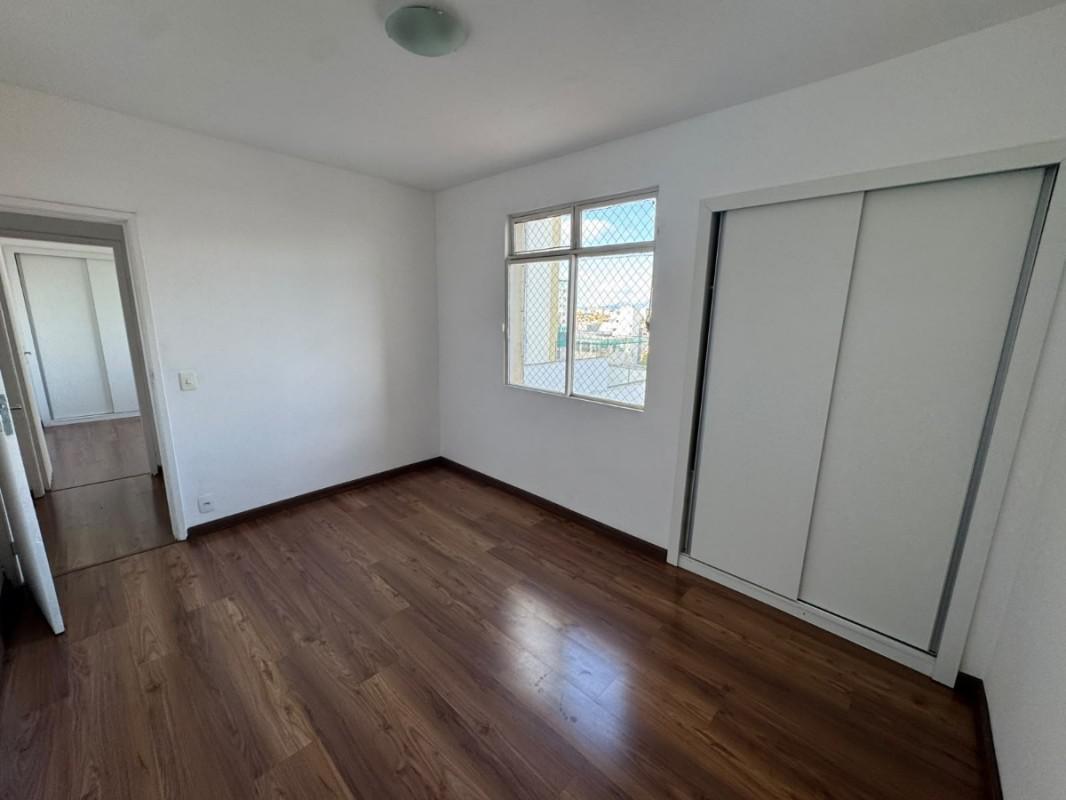 Apartamento, Sagrada Família, 2 Quartos, 1 Vaga