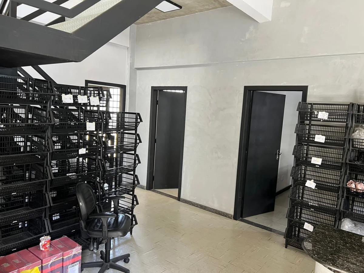 Prédio, Ouro Preto, 8 Quartos, 5 Vagas