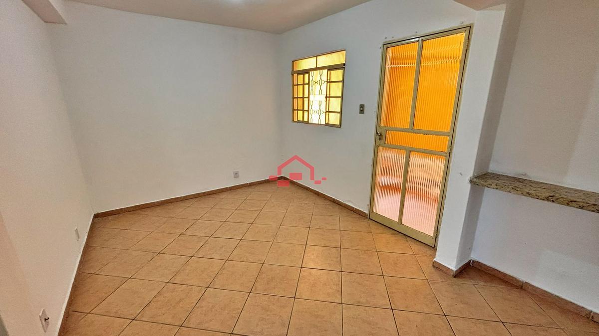 Casa, Minas Brasil, 2 Quartos, 0 Vaga