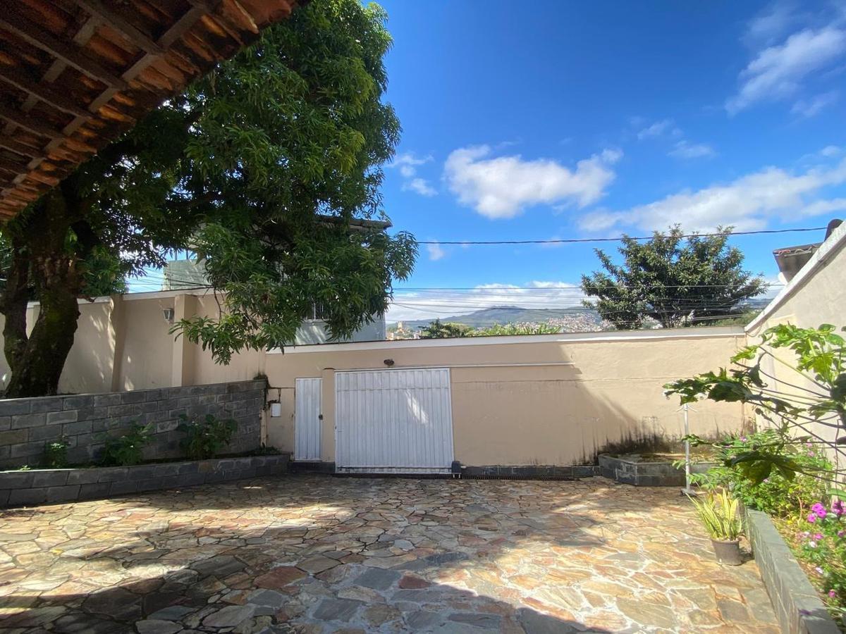 Casa, Horto, 4 Quartos, 7 Vagas, 2 Suítes