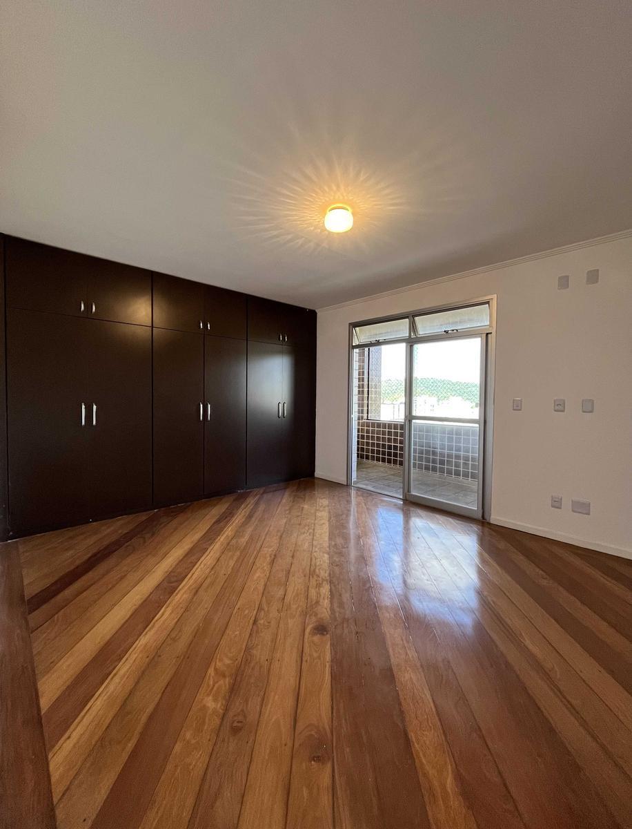 Cobertura, Ramos, 5 Quartos, 2 Vagas, 2 Suítes