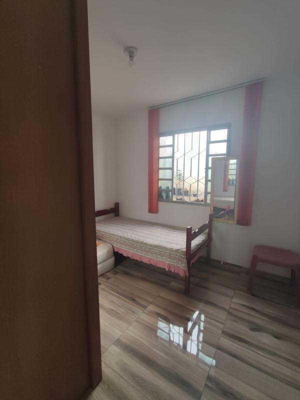 Casa, Industrial, 3 Quartos, 2 Vagas, 1 Suíte