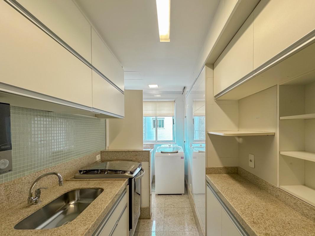 Cobertura, Funcionários, 2 Quartos, 2 Vagas, 2 Suítes