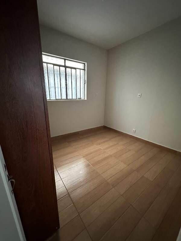 Casa, Sagrada Família, 0 Quarto, 1 Vaga