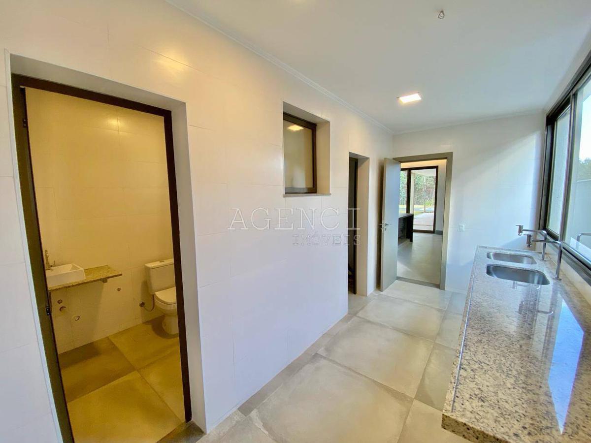 Casa, Alphaville - Lagoa dos Ingleses, 4 Quartos, 0 Vaga, 2 Suítes