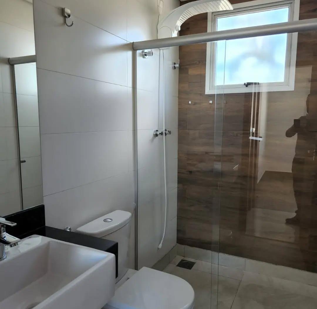 Casa, Centro, 3 Quartos, 2 Vagas, 1 Suíte