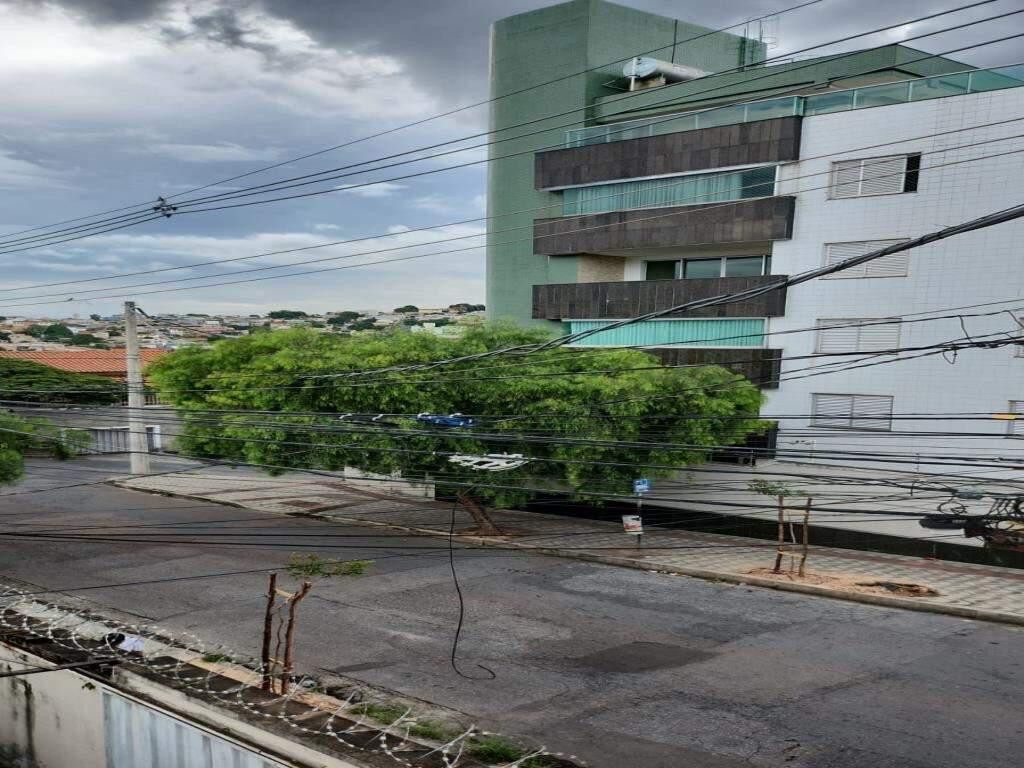 Casa, Santa Cruz, 2 Quartos, 1 Vaga