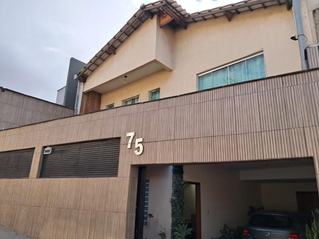 Casa, Colonial, 3 Quartos, 2 Vagas, 2 Suítes