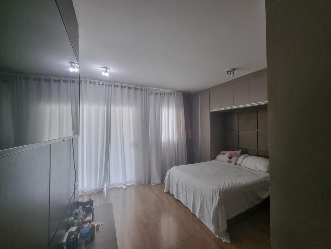 Casa, Europa, 3 Quartos, 2 Vagas, 1 Suíte