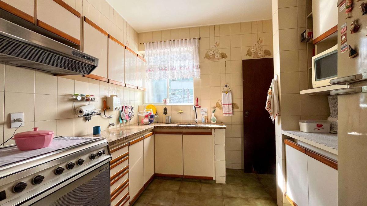 Casa, Luxemburgo, 5 Quartos, 4 Vagas, 2 Suítes