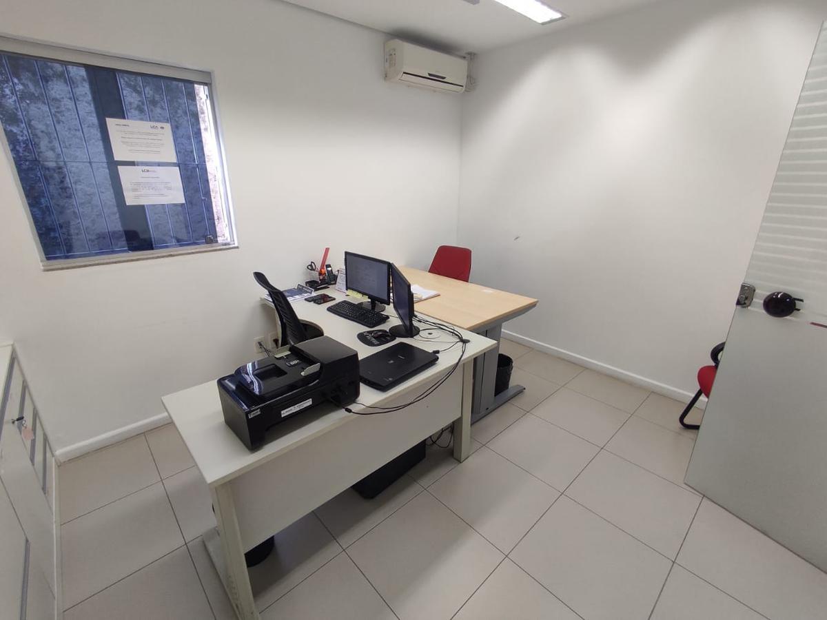 Casa Comercial, Vila Paris, 1 Quarto, 4 Vagas