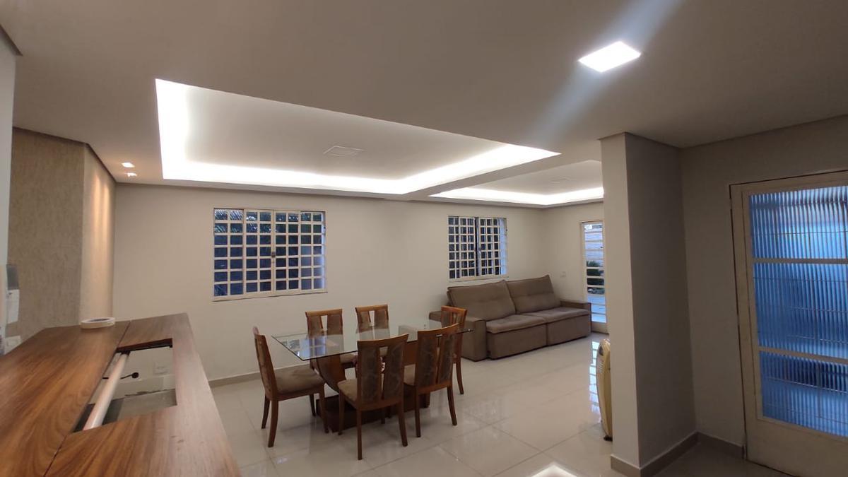 Casa, Cabral, 4 Quartos, 10 Vagas, 1 Suíte