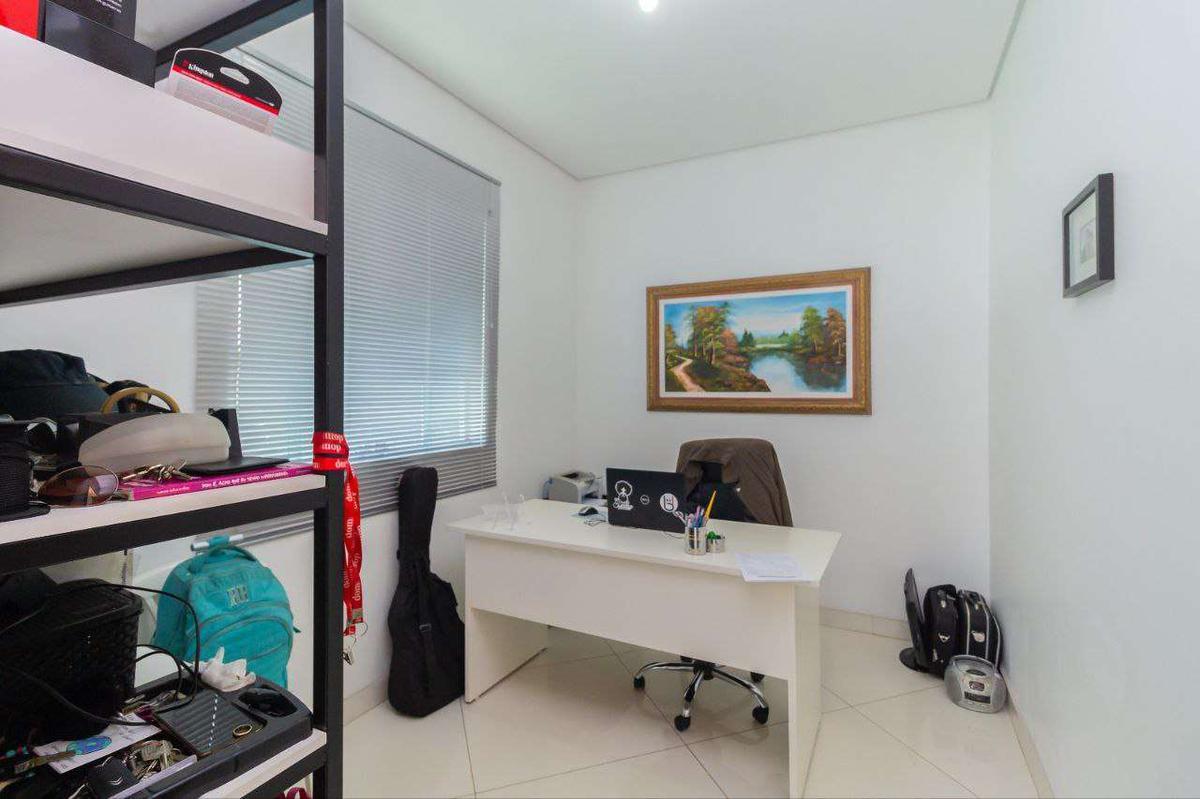 Casa, Estoril, 4 Quartos, 3 Vagas, 4 Suítes