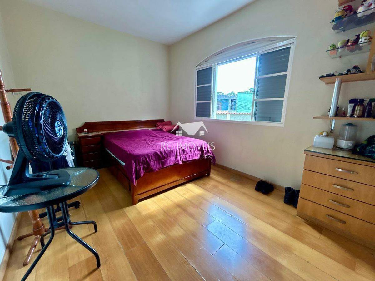 Casa, Milionários, 3 Quartos, 4 Vagas, 1 Suíte
