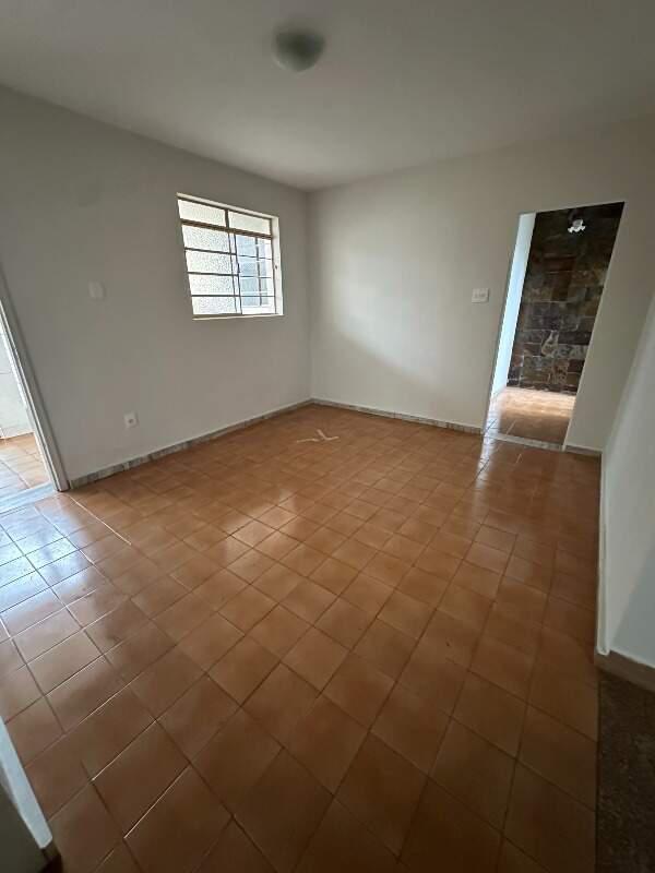 Casa, Sagrada Família, 0 Quarto, 1 Vaga