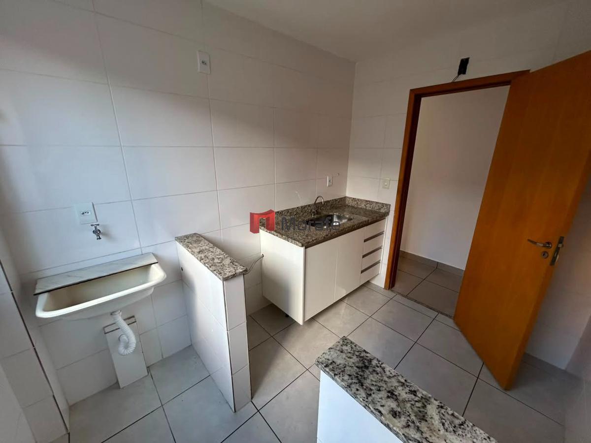 Apartamento, Floresta, 2 Quartos, 2 Vagas, 1 Suíte