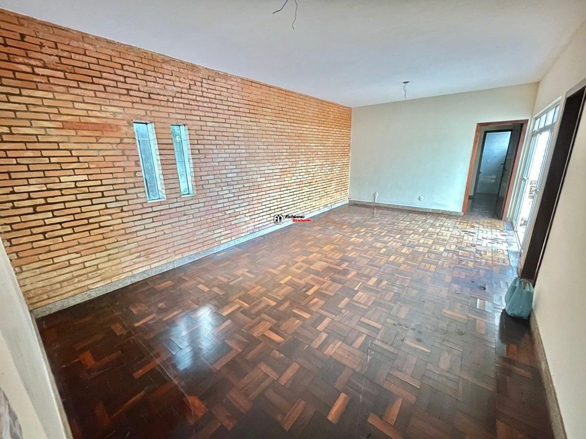 Casa, São José, 4 Quartos, 2 Vagas, 2 Suítes