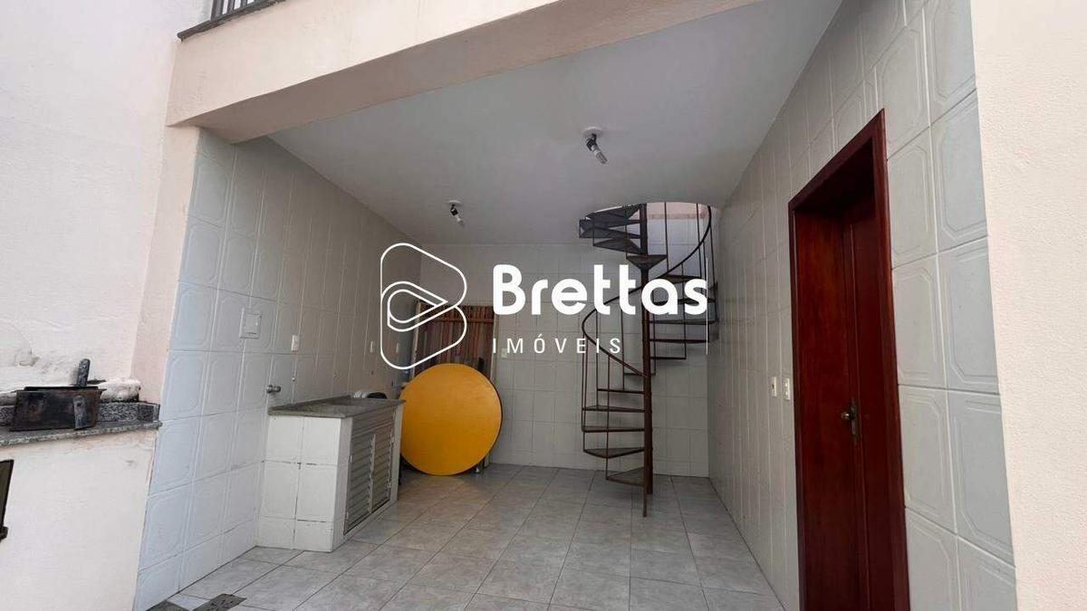 Casa, Centro, 5 Quartos, 2 Vagas, 2 Suítes
