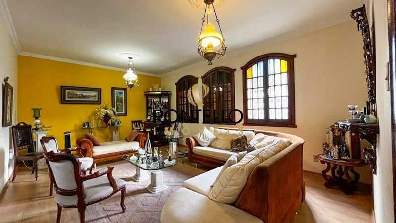 Casa, Cidade Nova, 7 Quartos, 2 Vagas, 1 Suíte