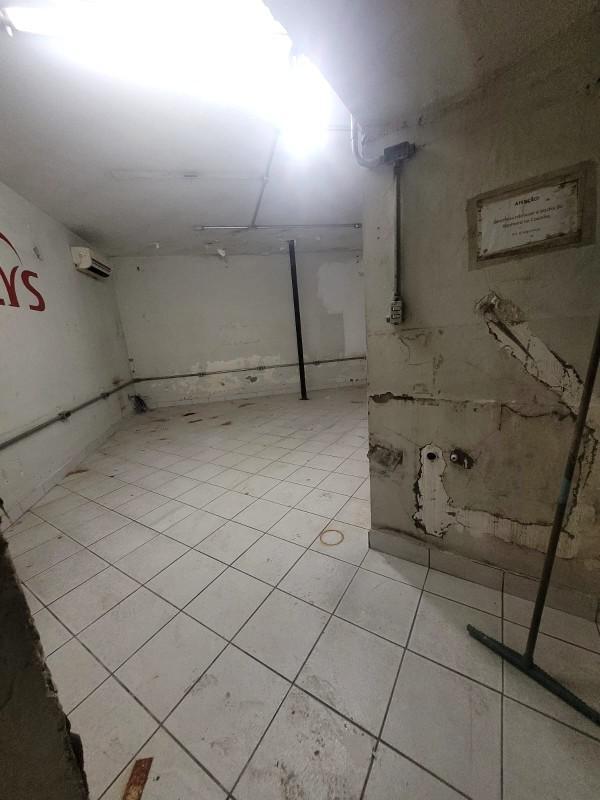 Galpão, Prado, 0 Quarto, 9 Vagas