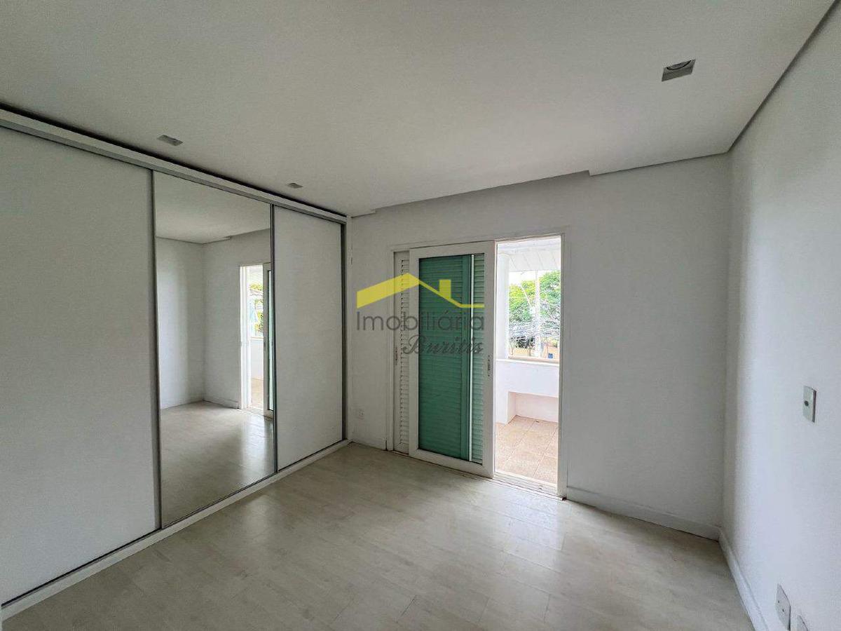 Casa, Estoril, 3 Quartos, 6 Vagas, 1 Suíte